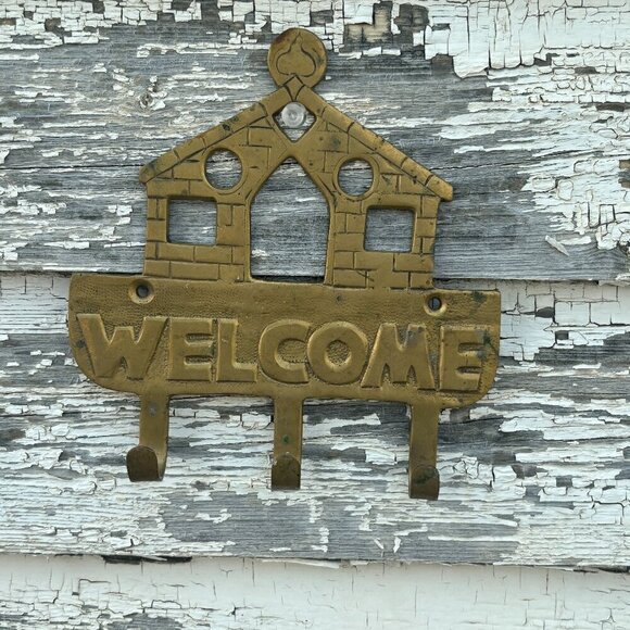 Vintage Brass Welcome Home Key Hook Holder - Picture 3 of 6